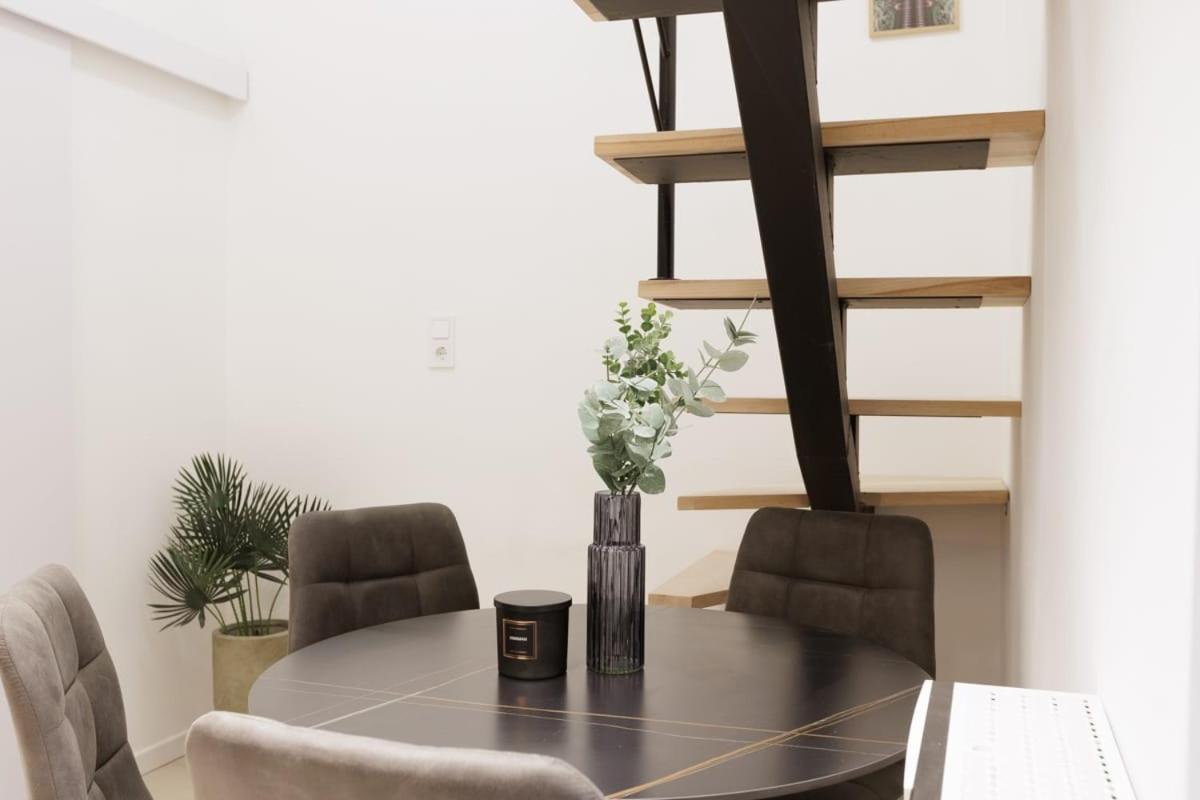 The Urban Chill Spot Harsfa Street Apartment *